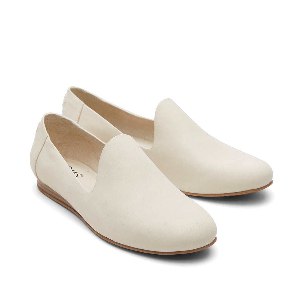 Darcy Cream Leather Flat Front View