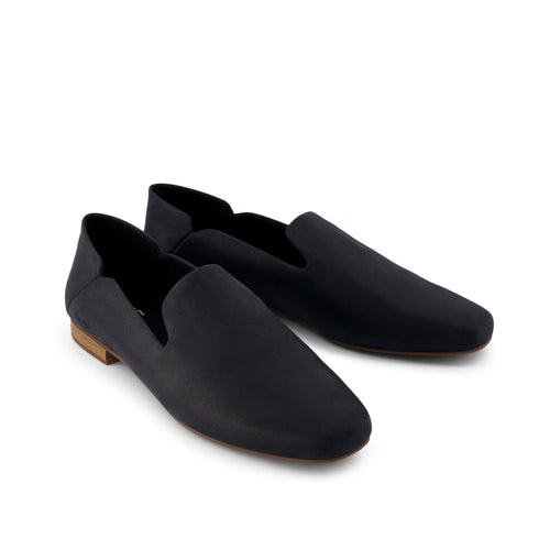 Lara Black Leather Flat Front View