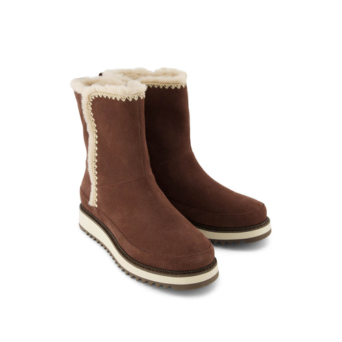 Bergen Boot - Water Resistant Oak Brown Suede Front View