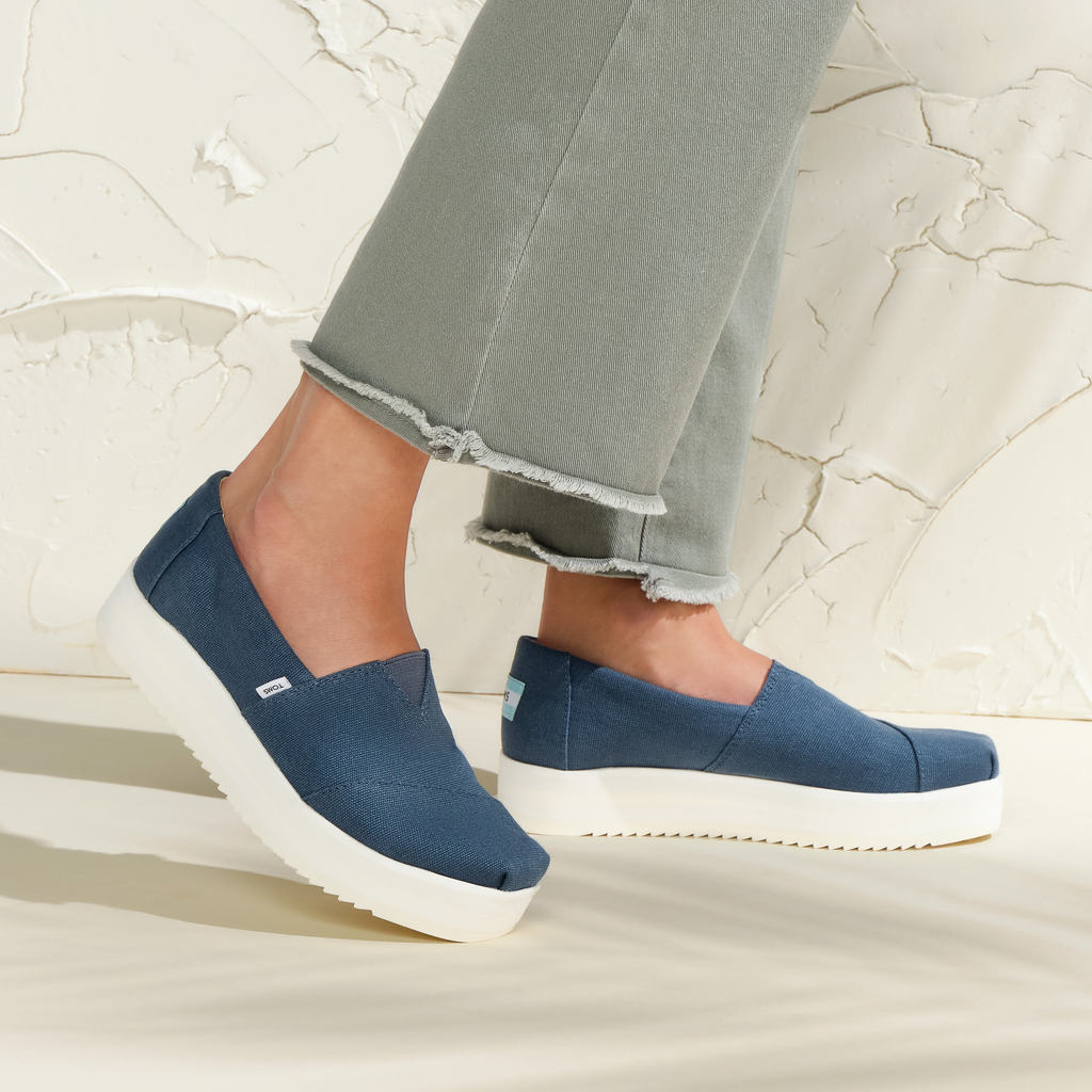 Alpargata Midform In Blue With White Sole On Model Standing