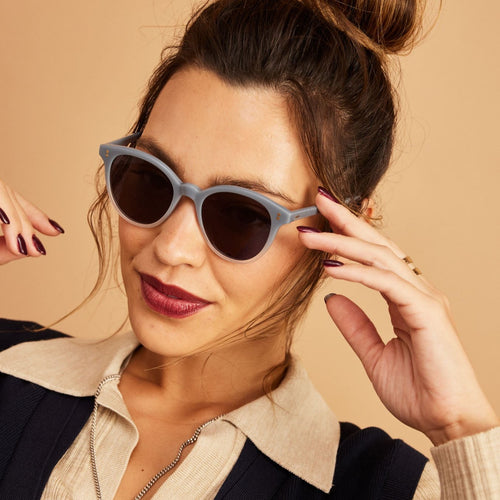 aaryn sunglasses in blue up close detail shot