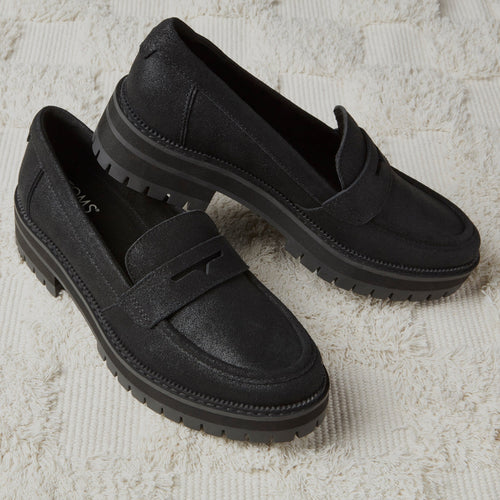 cara loafer in metallic leather shimmer close up detail shot