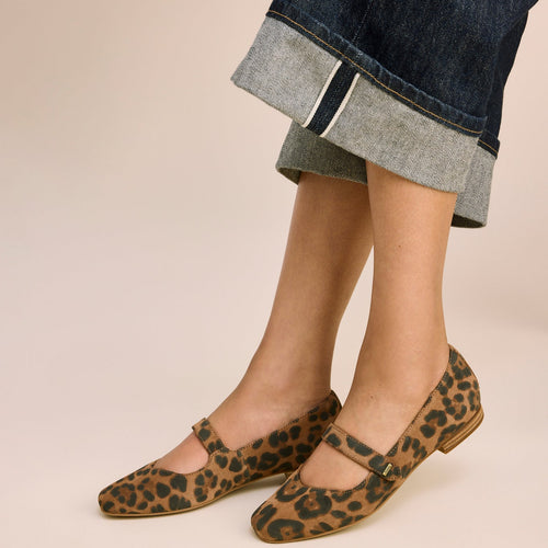 On figure image of the brown sugar leopard mary jane Bianca flat