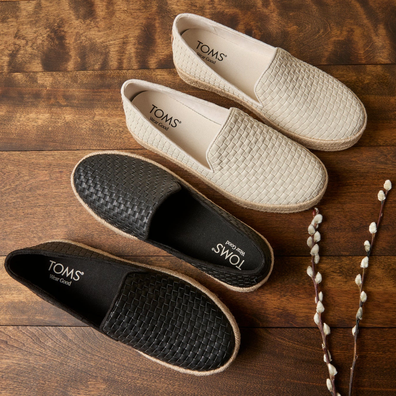 Laydown image of the black woven basket Carolina espadrille