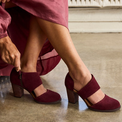Detail shot of the maroon suede Milan heel