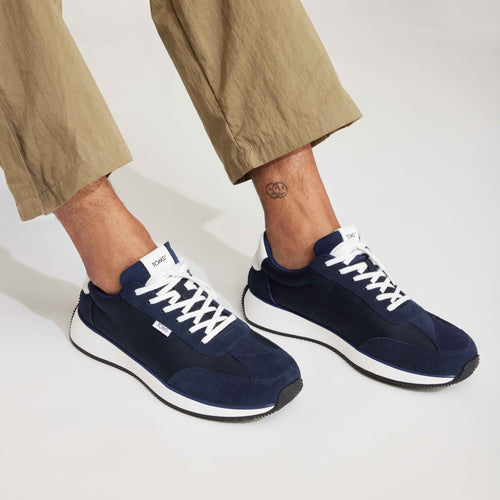 Navy Wyndon Men'S Sneaker Up Close On Model
