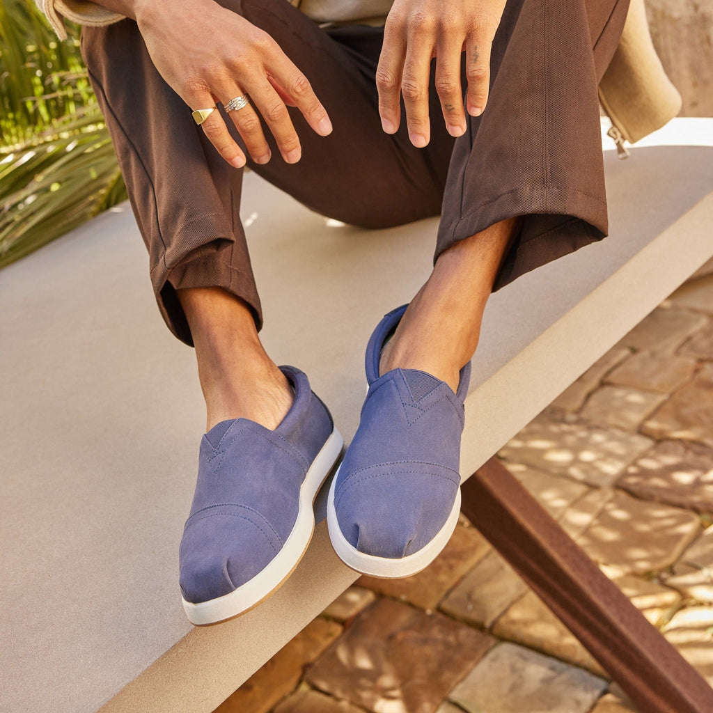 Men'S Alpargata Fwd In Blue On Model Up Close Top Down View