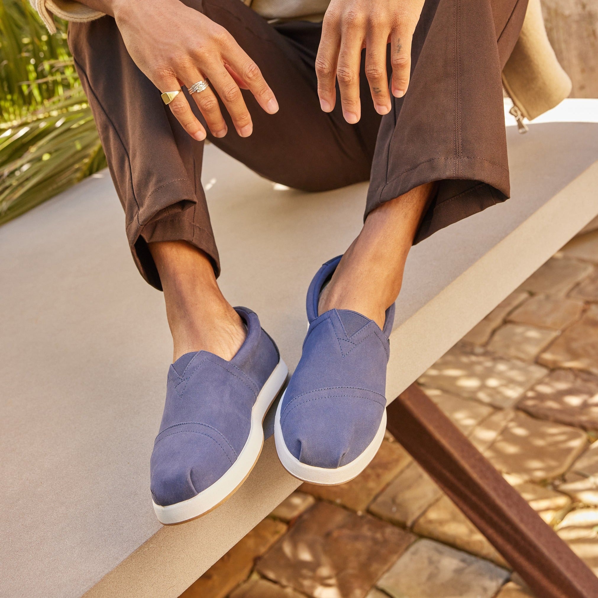 Men'S Alpargata Fwd In Blue On Model Up Close Top Down View