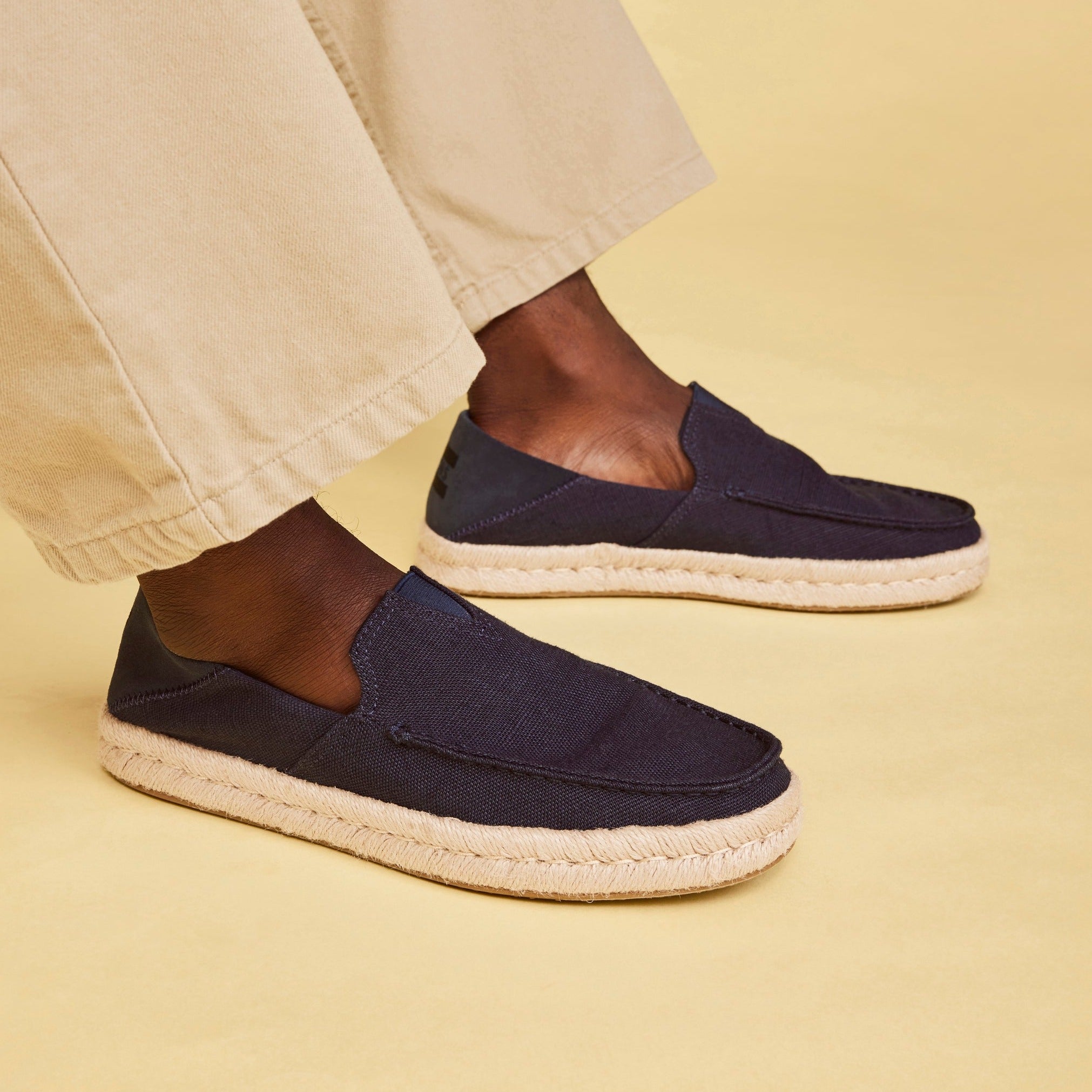 Alonso Moc Toe Loafer With Collapsible Heel In Blue Canvas With Rope Sole Up Close Detail Shot