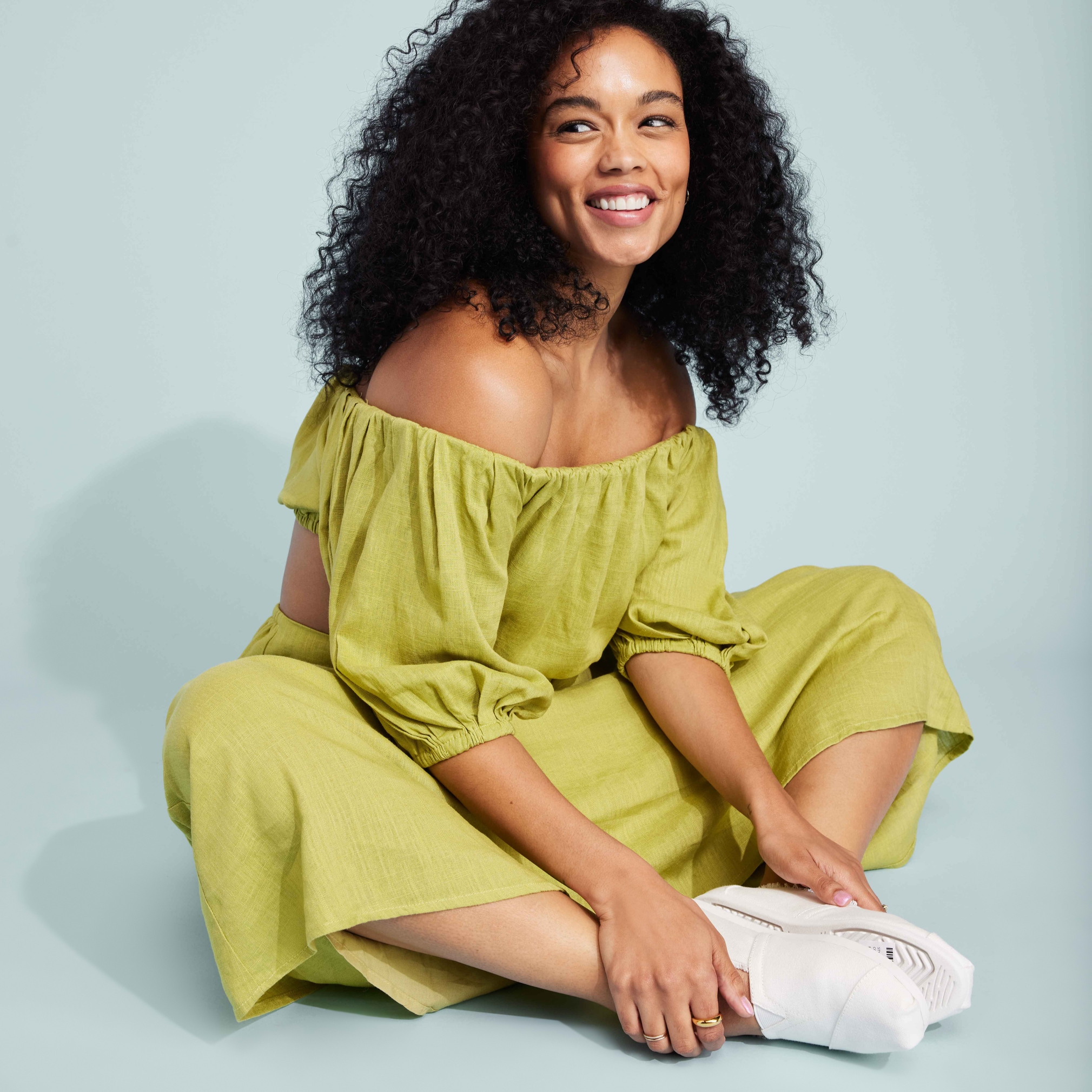 Alpargata In White Textile With Fringe Top Line On Model