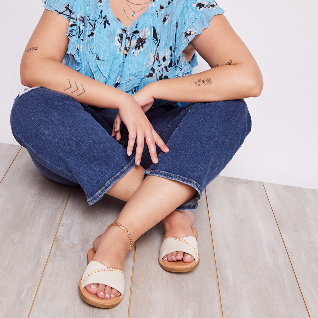 Shea Sandal In Cream Leather And Suede On Model