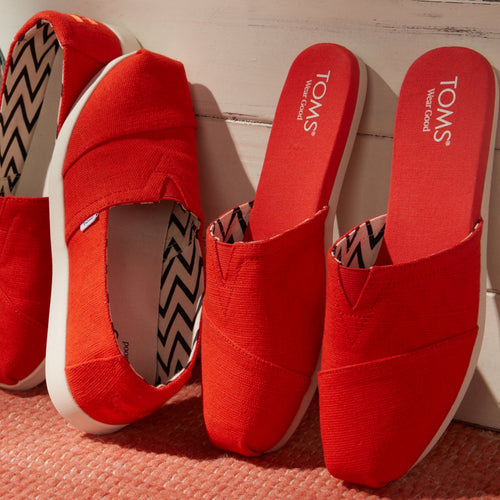 Laydown image of the flame Alpargata Mule