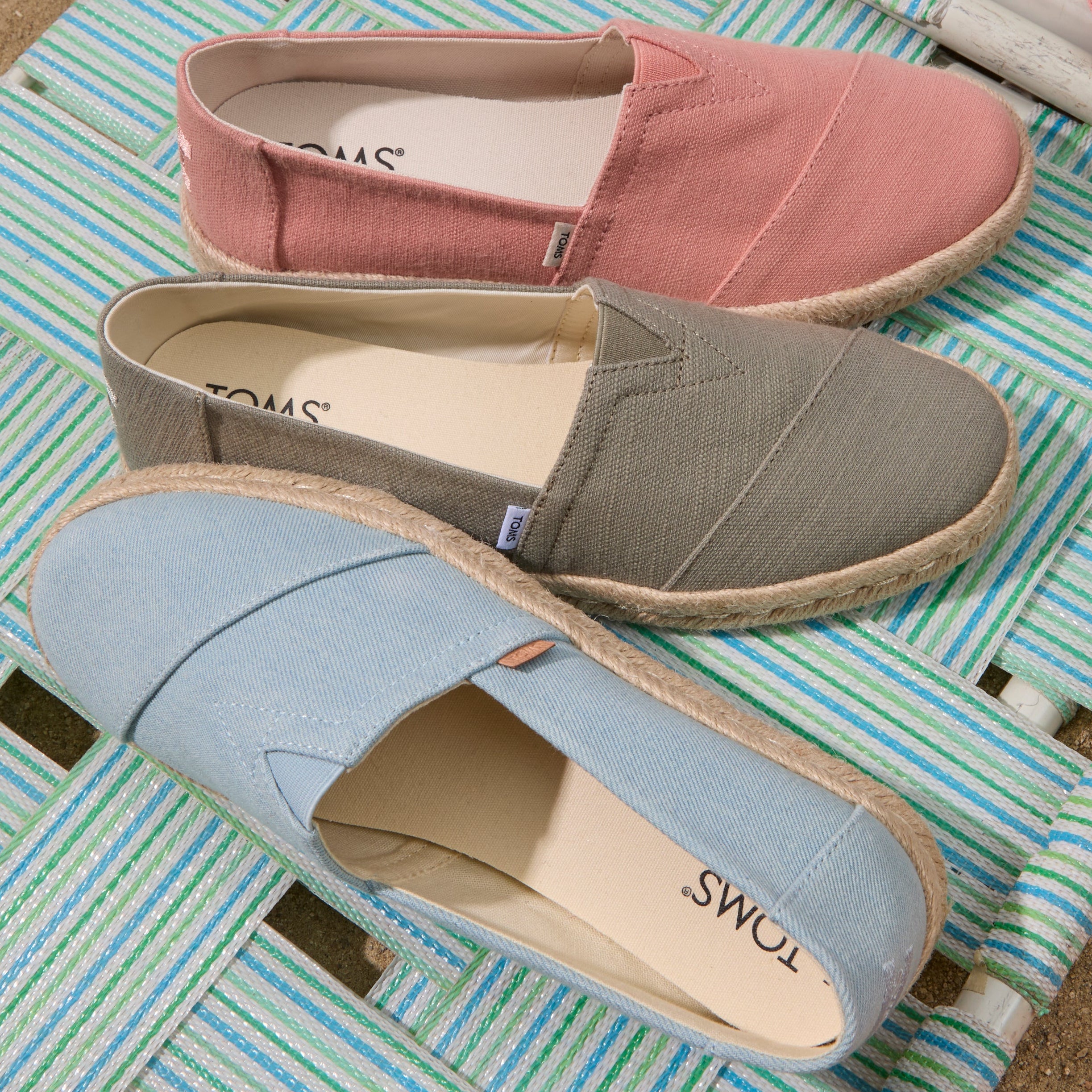 Laydown image of the recycled cotton Alpargata Rope 2.0's