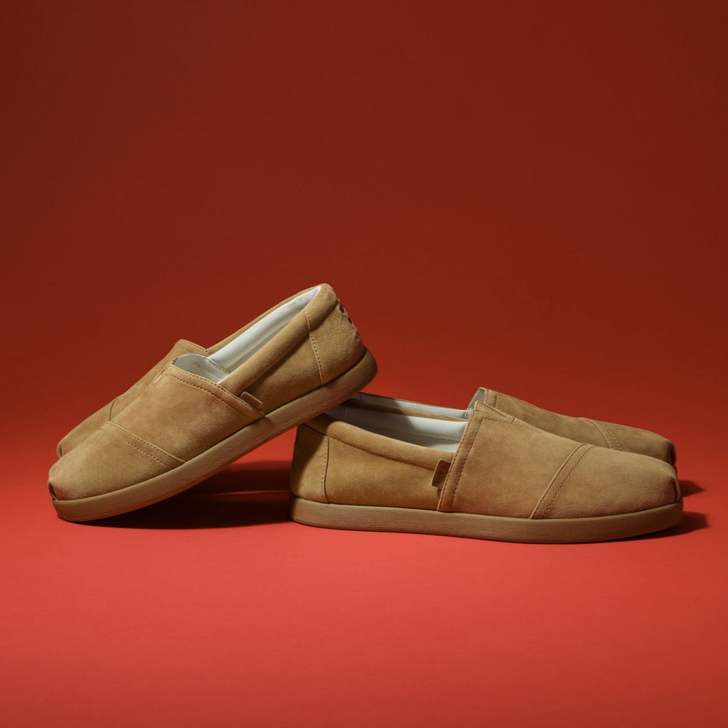 TOMS x Jamie Mizrahi Alp FWD - Water Repellent Antique Amber Suede Laydown View